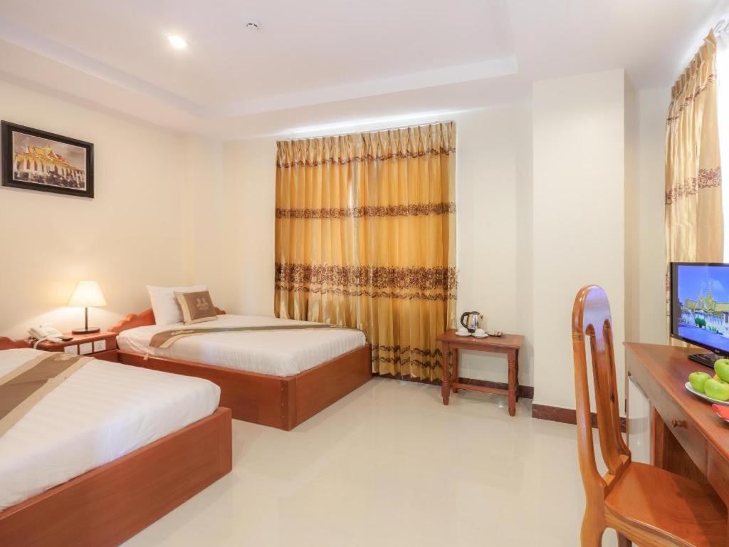 Kirirom Crystal Hotel Phnom Penh Esterno foto