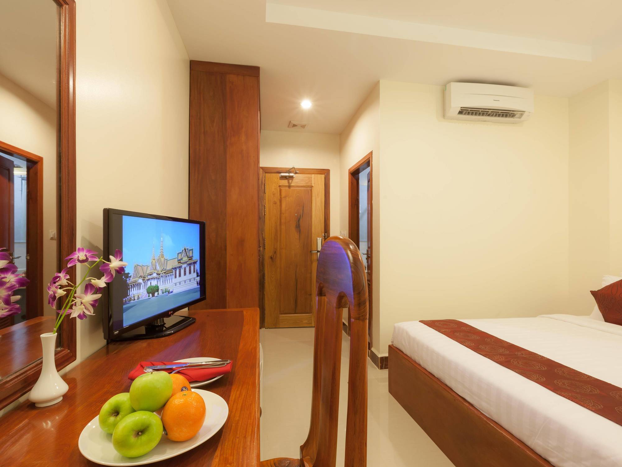 Kirirom Crystal Hotel Phnom Penh Esterno foto